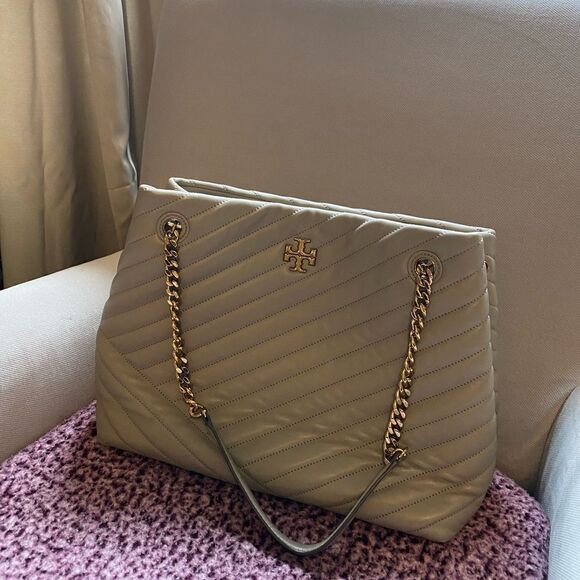 Tory Burch Kira Chevron Tote Bag - Picture 3 of 10